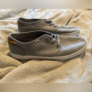 Tom’s Men’s Shoes